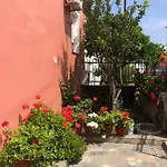 Mandola Apartment