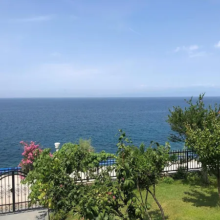 Mandola * Skála Marión